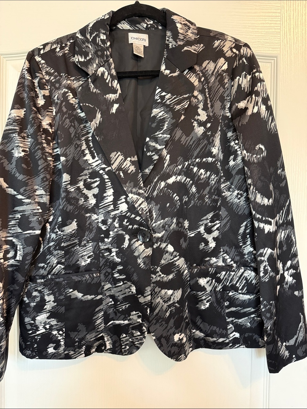 Chico's Black and White Abstract Print Blazer